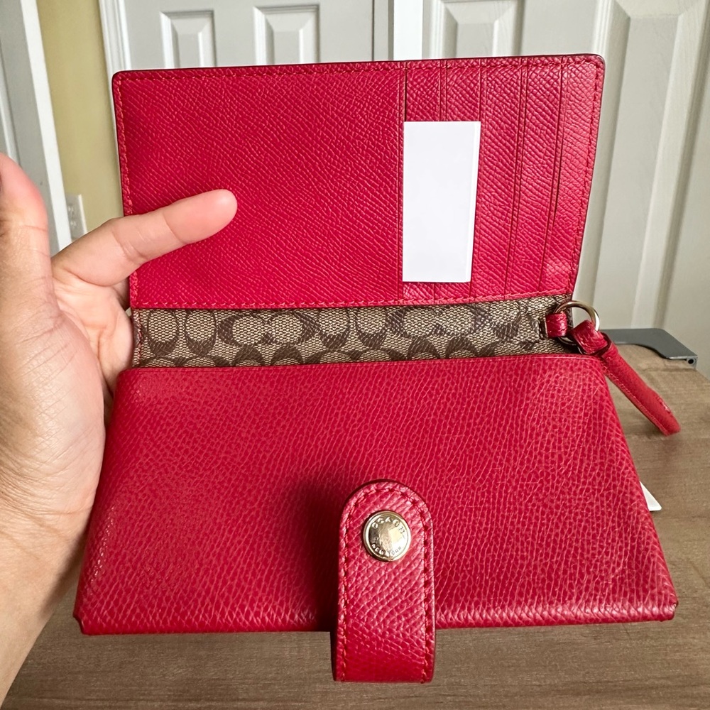 #25. Coach Red Leather Wristlet/Wallet, Excellent Condition - Picture 6 of 9